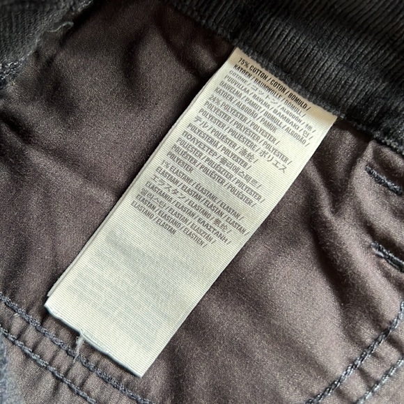 Abercrombie and Fitch corduroy, black wash, low rise size 2/w26. - Picture 6 of 6